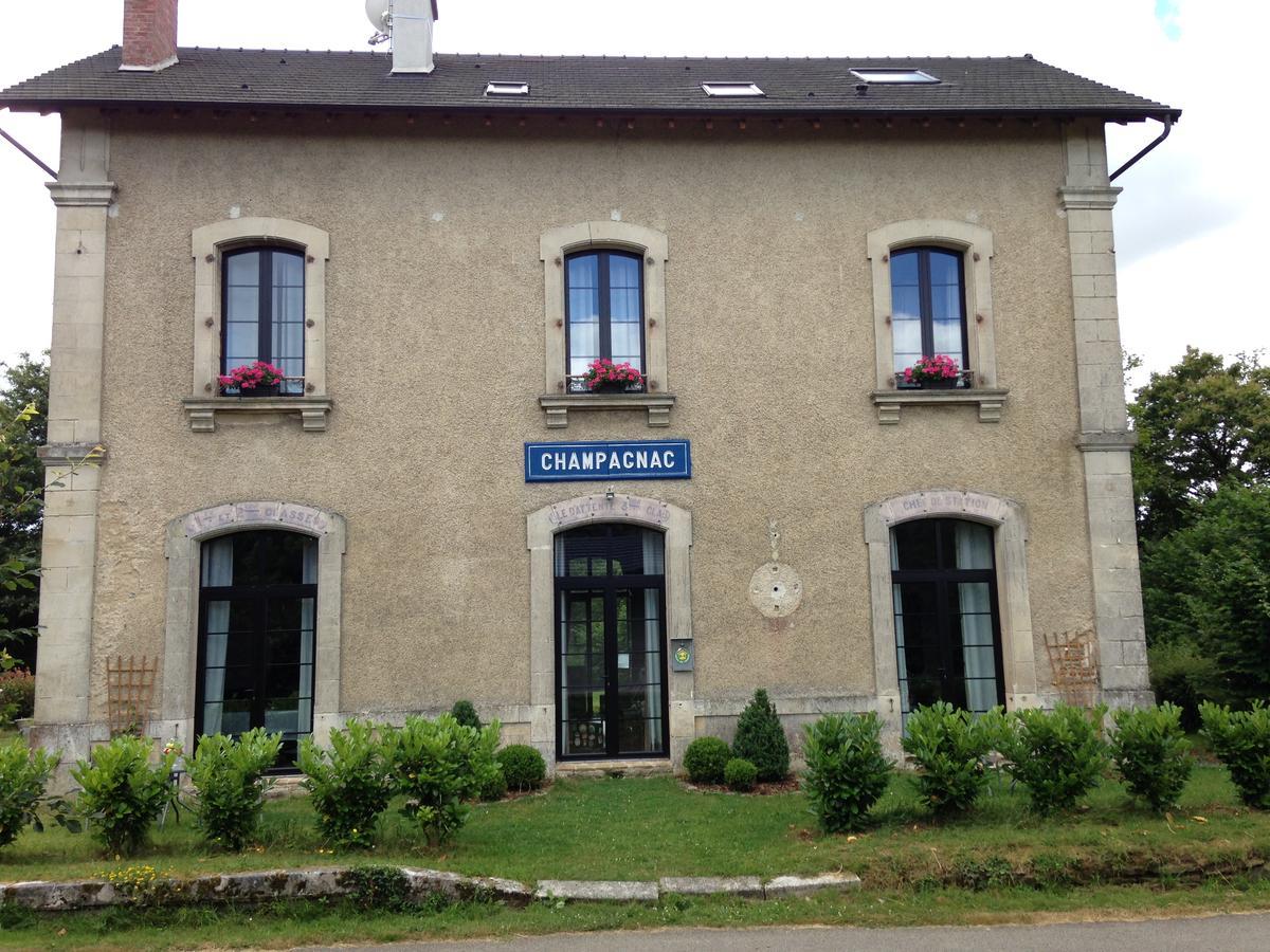 La Gare Aux Oiseaux Bed & Breakfast Champagnac-la-Riviere Exterior photo