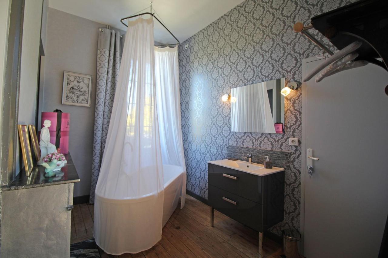La Gare Aux Oiseaux Bed & Breakfast Champagnac-la-Riviere Exterior photo